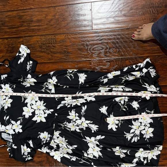 Floral Black and White Dress - Picture 3 of 7